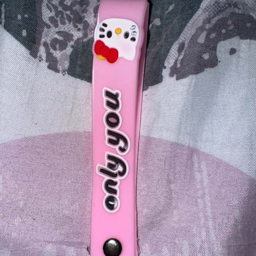 Hello Kitty Keychain - Picture 3 of 3